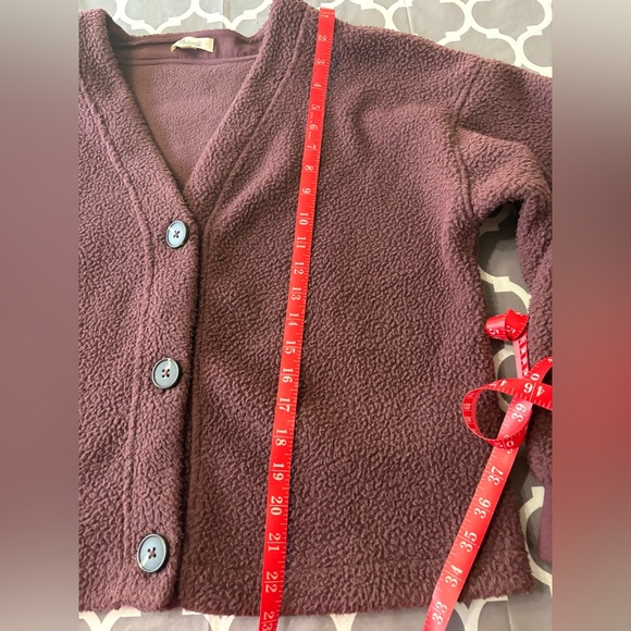 Madewell (Re)sourced Fleece Crop Cardigan in the color Dark Fig - Picture 8 of 8
